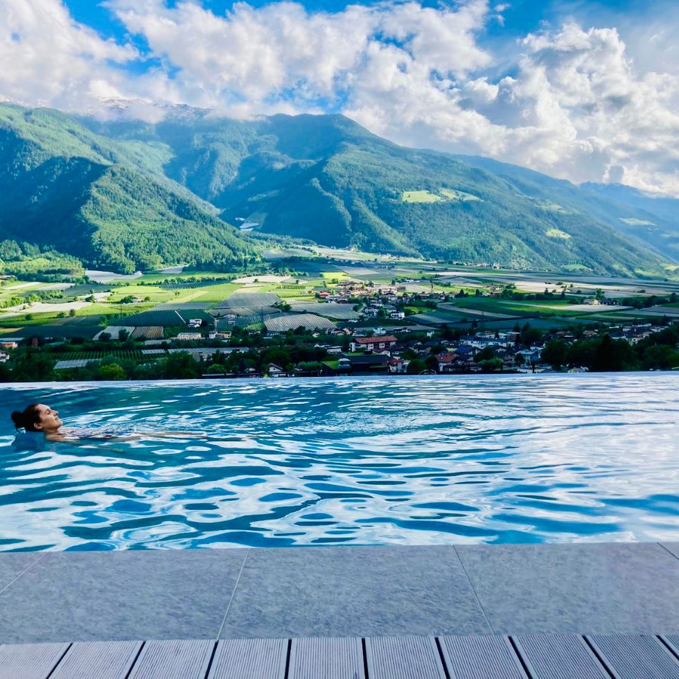 Infinitypool in Naturns in Südtirol