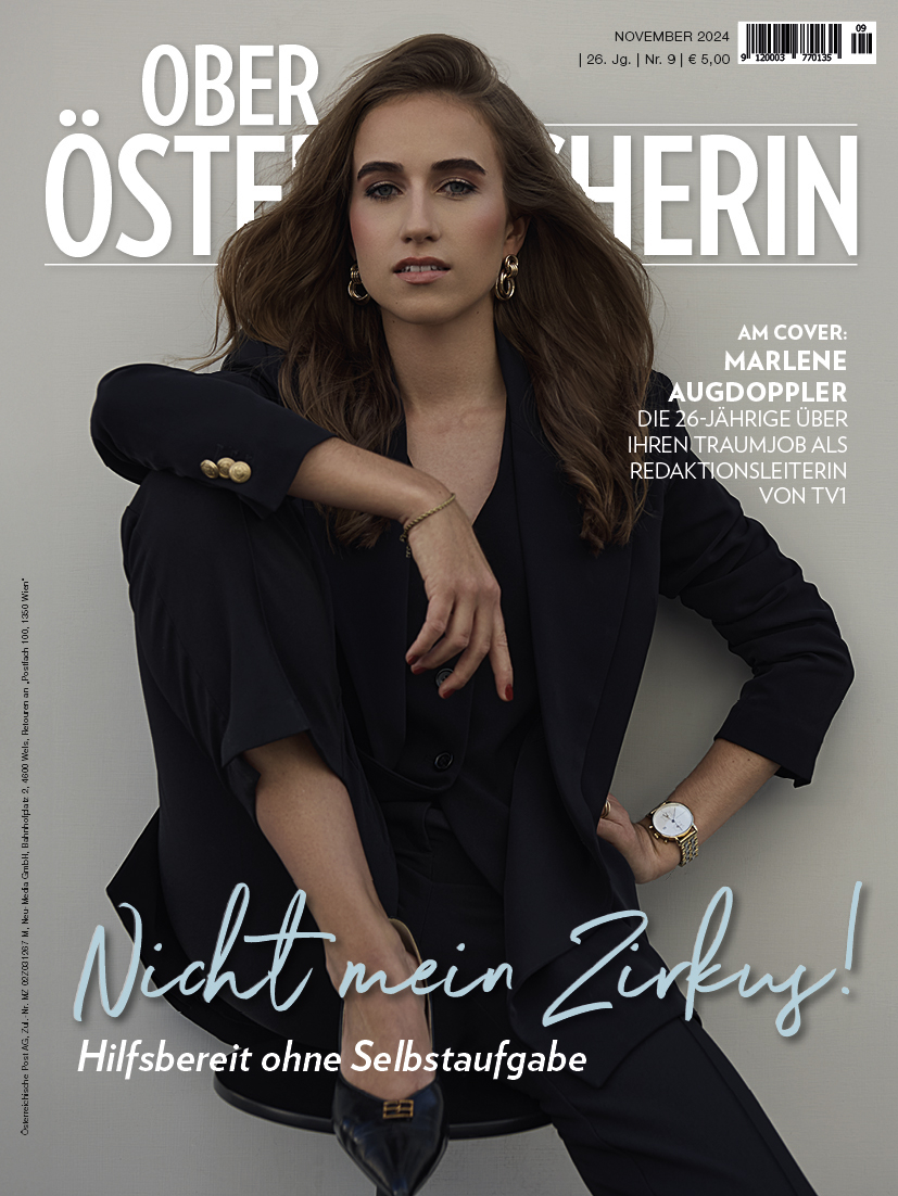 Redaktionsleiterin von TV1 Marlene Augdoppler sitzend am Cover