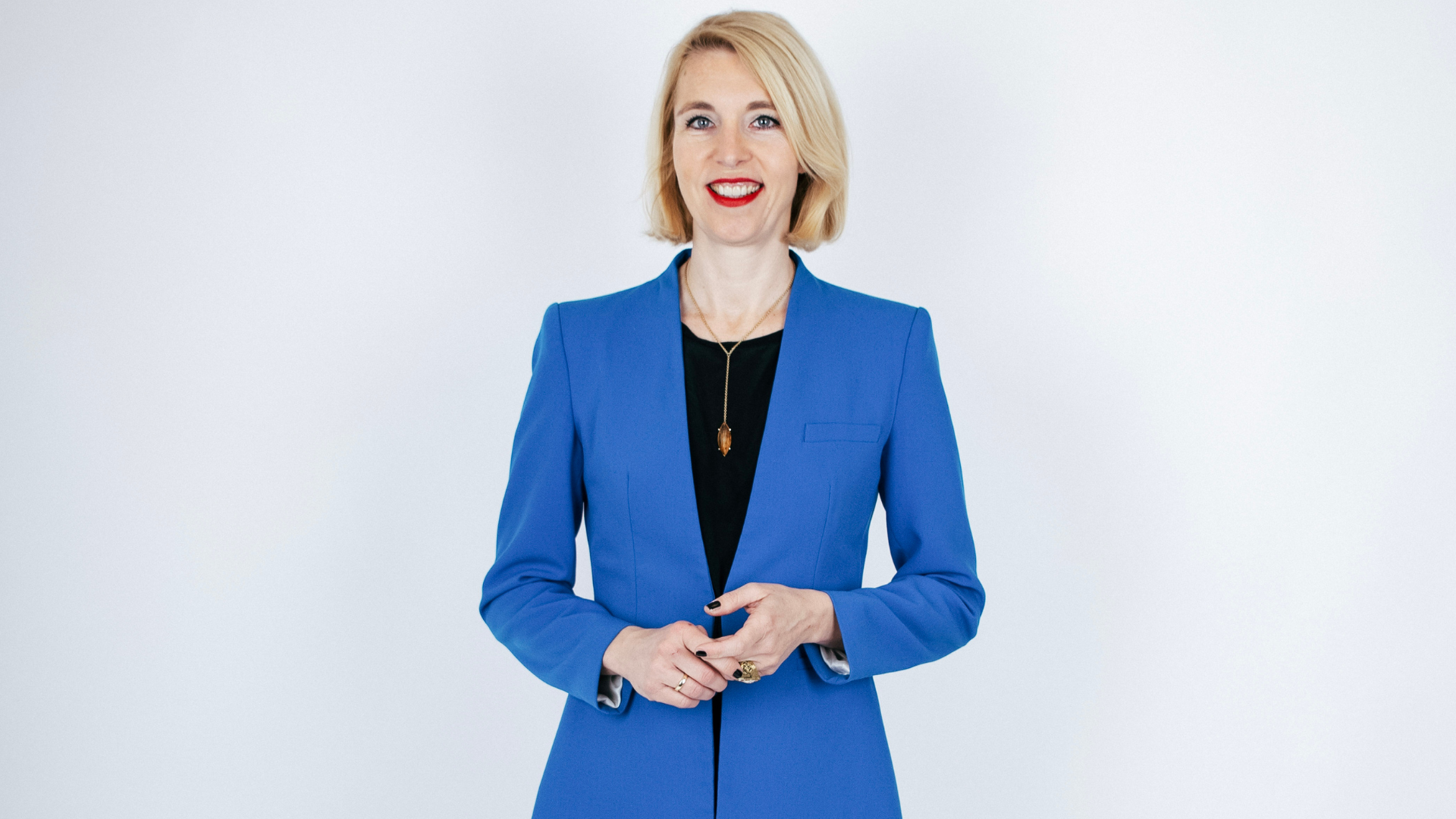 Portrait von Simone Lindinger, Geschäftsführerin und Kulturmanagerin KUVA Leonding