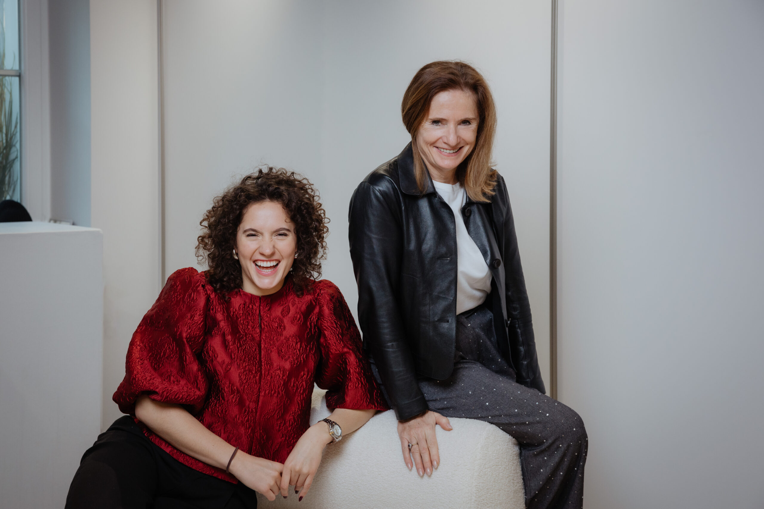 Karin Hofecker und ihre Tochter Mila Naderer führen gemeinsam die Boutique Bluma in Linz.© Antje Wolm