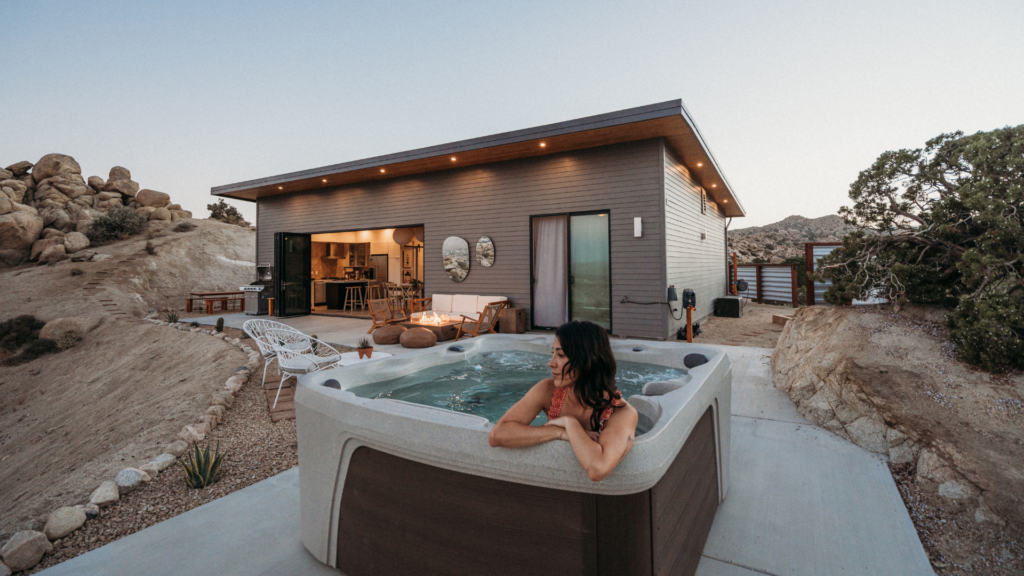Whirlpool HotSpring: Frau im Whirlpool