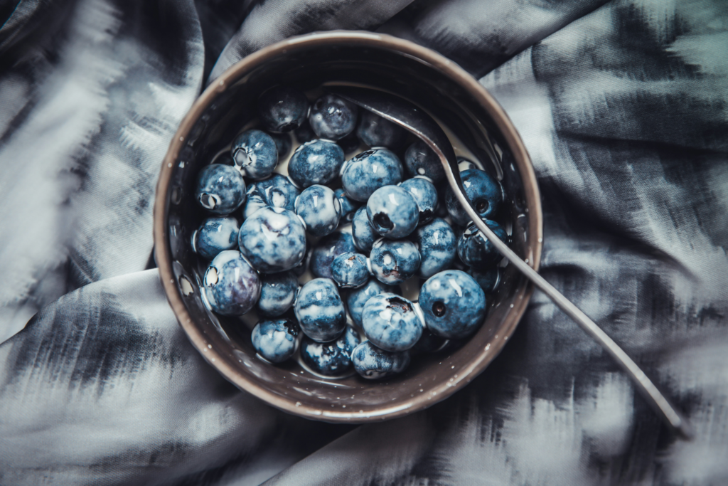 Lecker und gesund: Blaubeeren in einer Schüssel