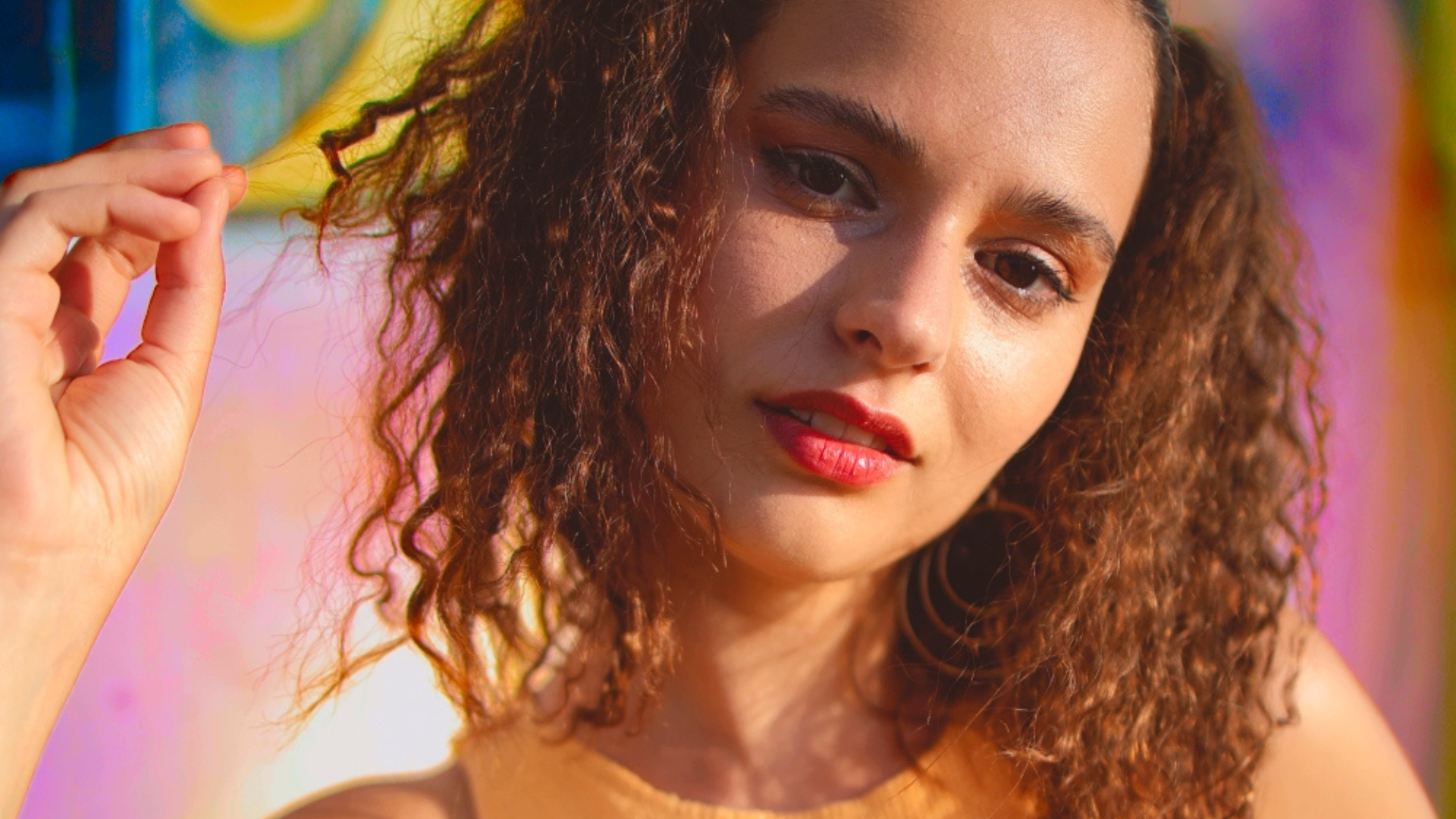 Neiyla, eine Sängerin und Songwriterin aus Linz