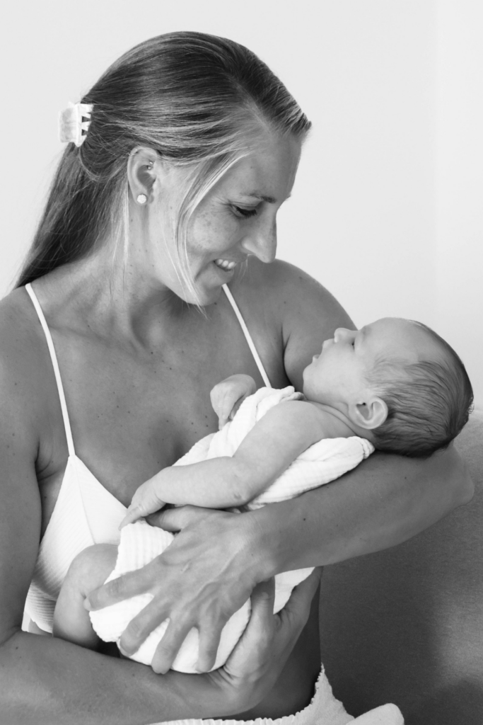 Julia Wolf mit Tochter Enya