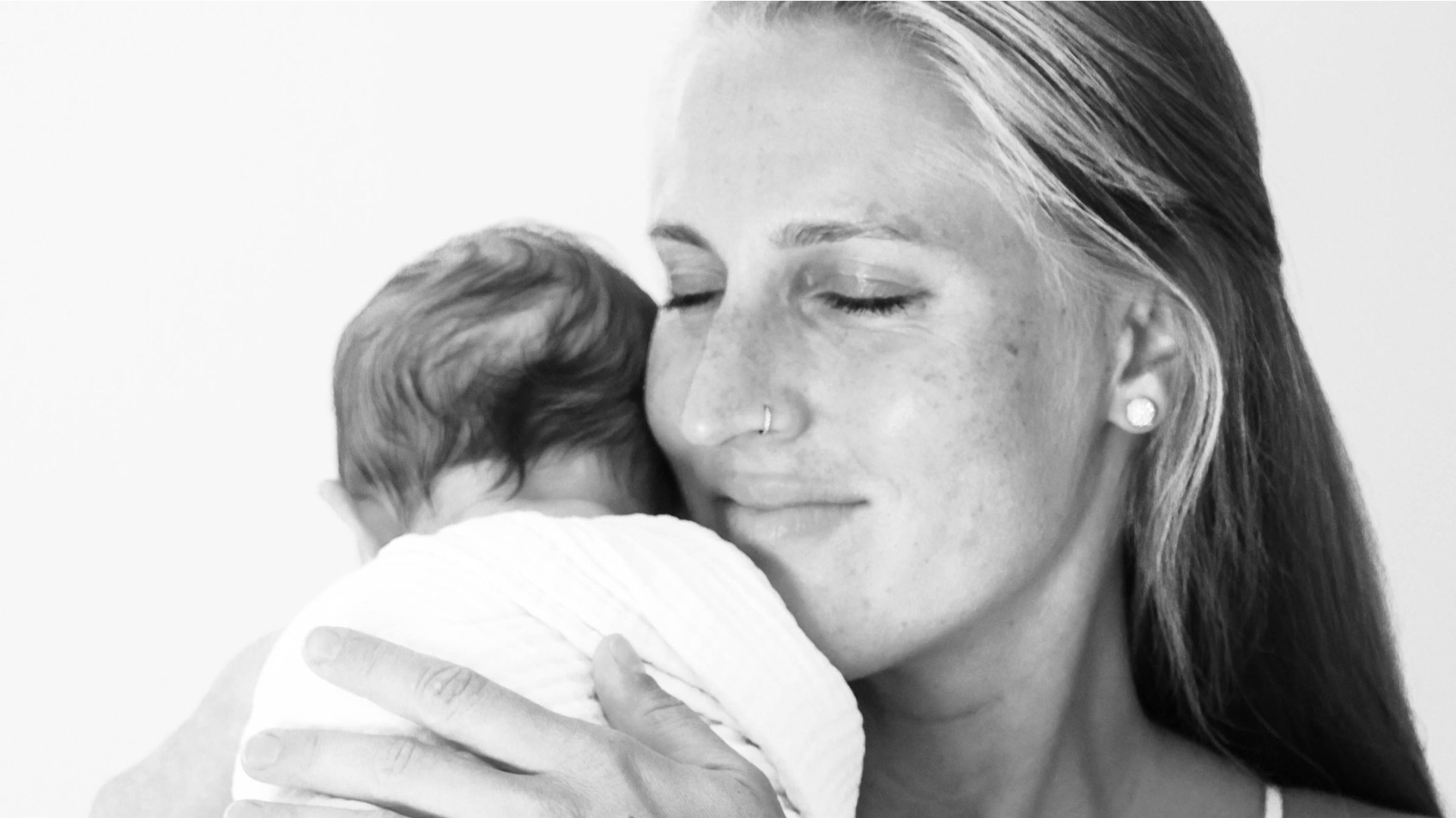 Julia Wolf mit Tochter Enya