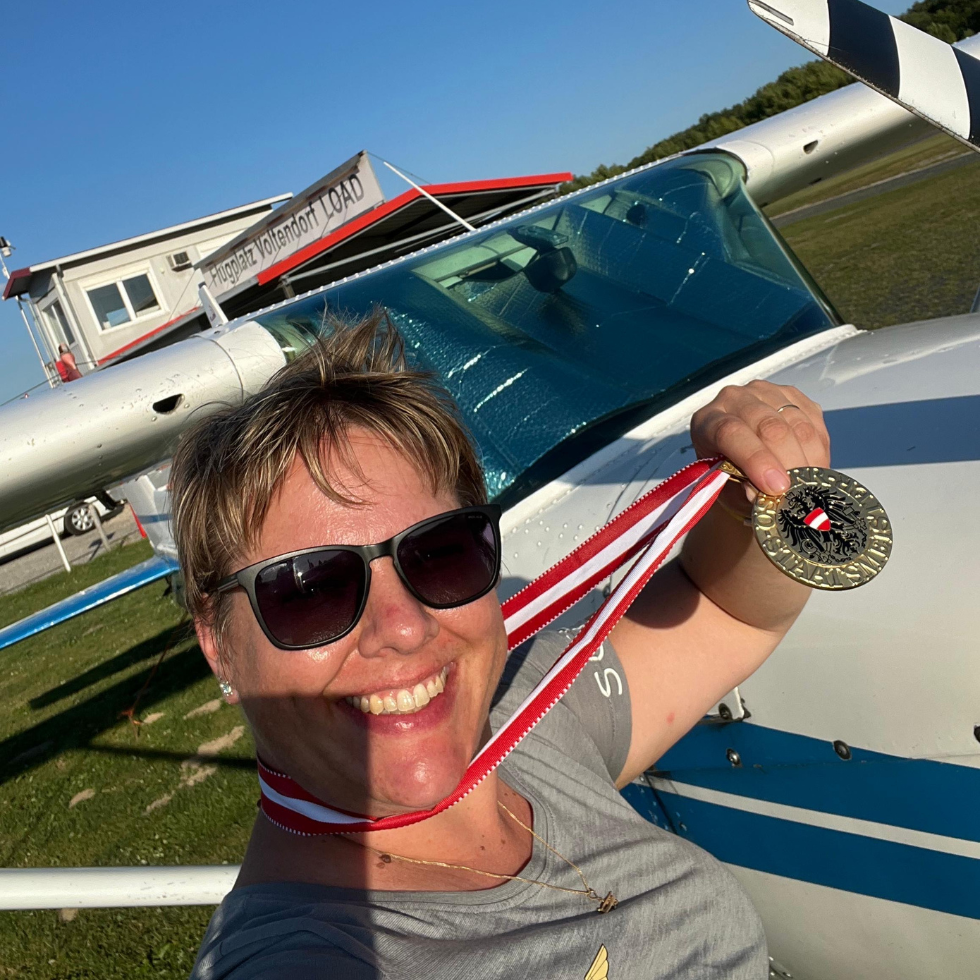 Wie zwei Frauen den Himmel erobern: Pionierin Cornelia Marsch 