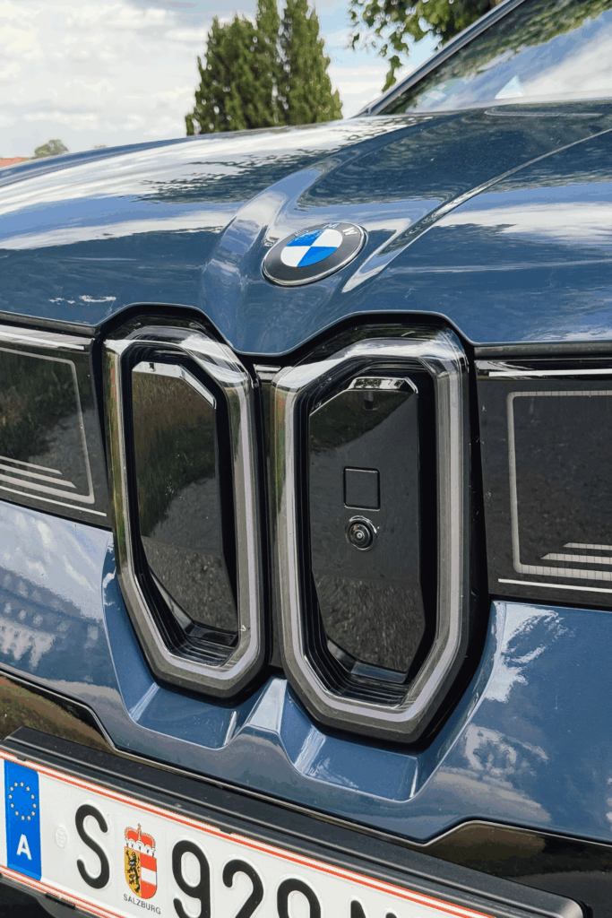 Nahaufnahme Front BMW iX3